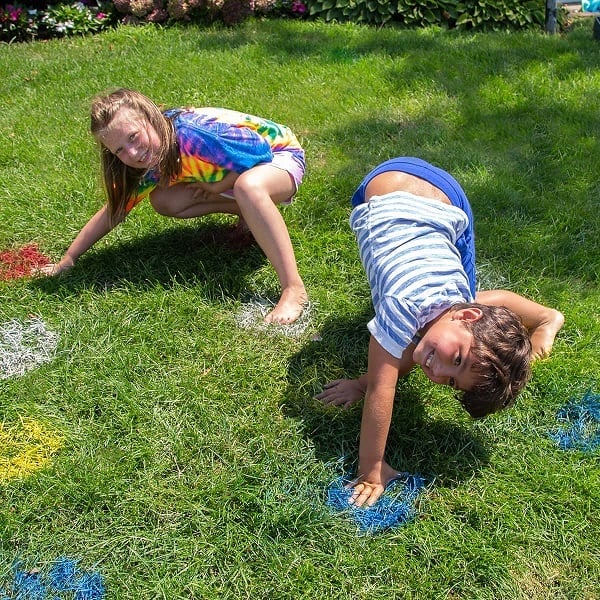 kids playing great wolf lodge twister