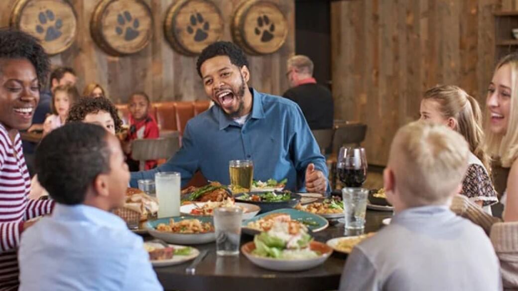 Guests enjoying a meal at Great Wolf