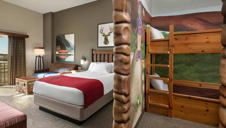 Wolf Den Themed Suite (Accessible Bathtub) | Great Wolf Lodge Grapevine