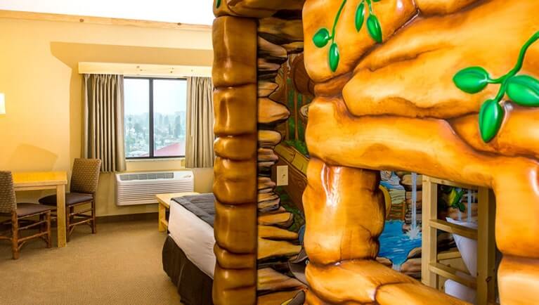 Wolf Den King Suite | Anaheim Resort | Great Wolf Lodge