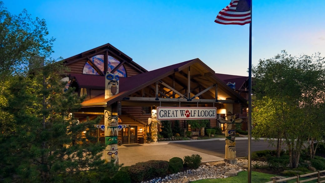 Exterior of Great Wolf Lodge Kansas City