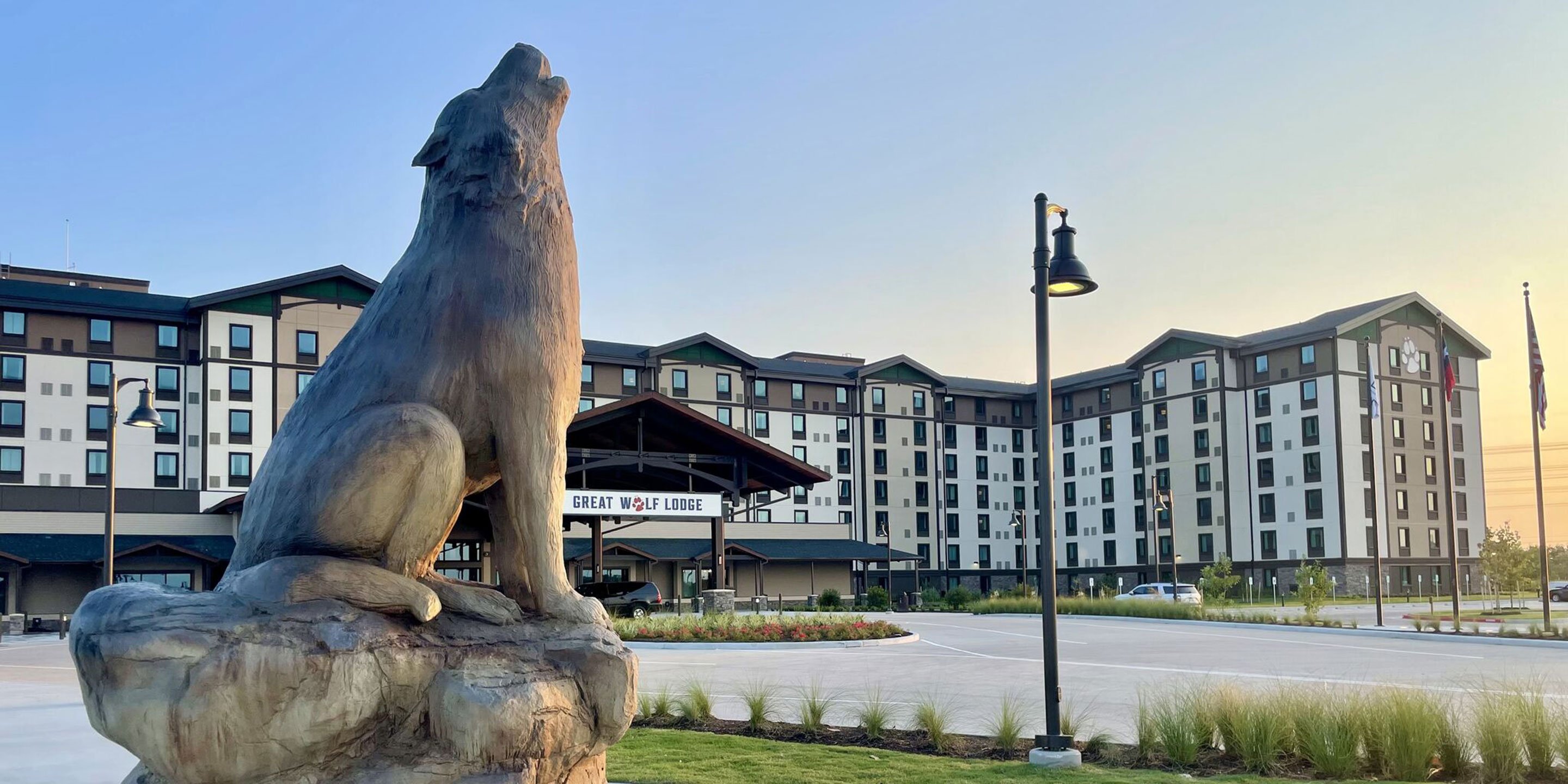 Exterior of Great Wolf Lodge Houston Webster Texas