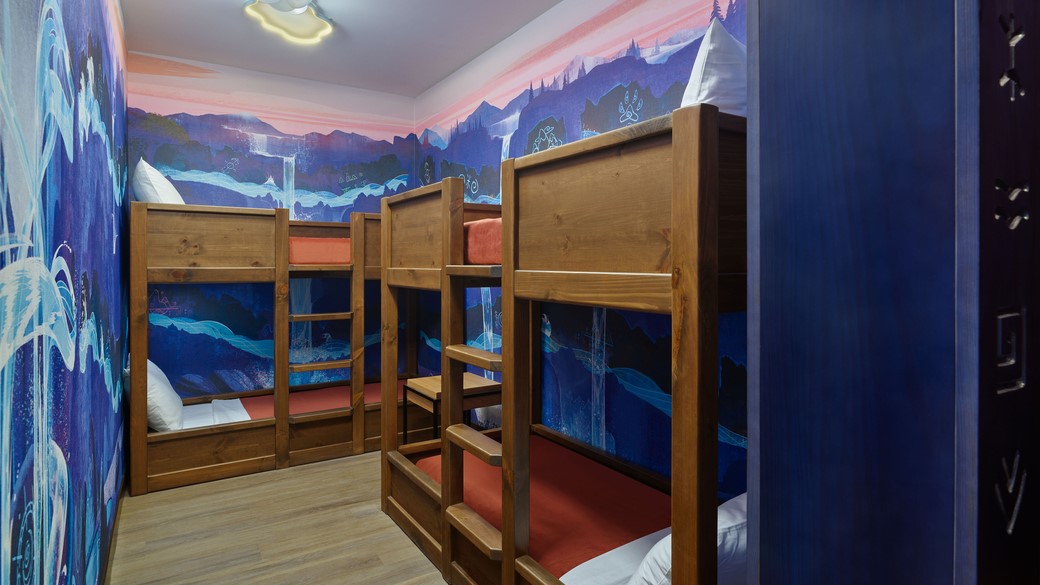 KidCabin Suite Accessible Shower Suite at Great Wolf Lodge