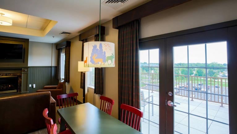 The dining area in the Deluxe Grizzly Bear Suite (balcony/patio)