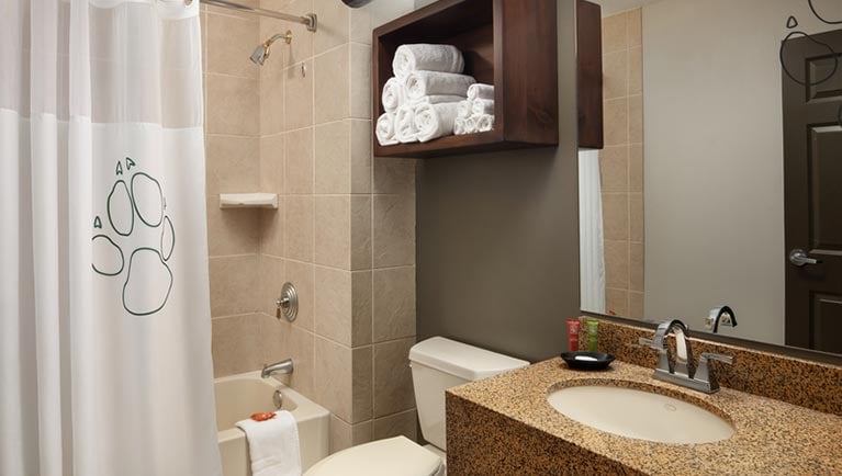 The bathroom in the KidCabin Suite (Balcony/Patio)