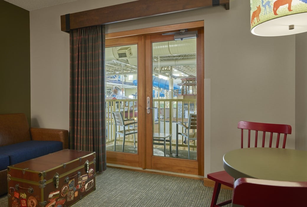 The bunk beds in the Deluxe Bunk Bed Accessible Bathtub Suite