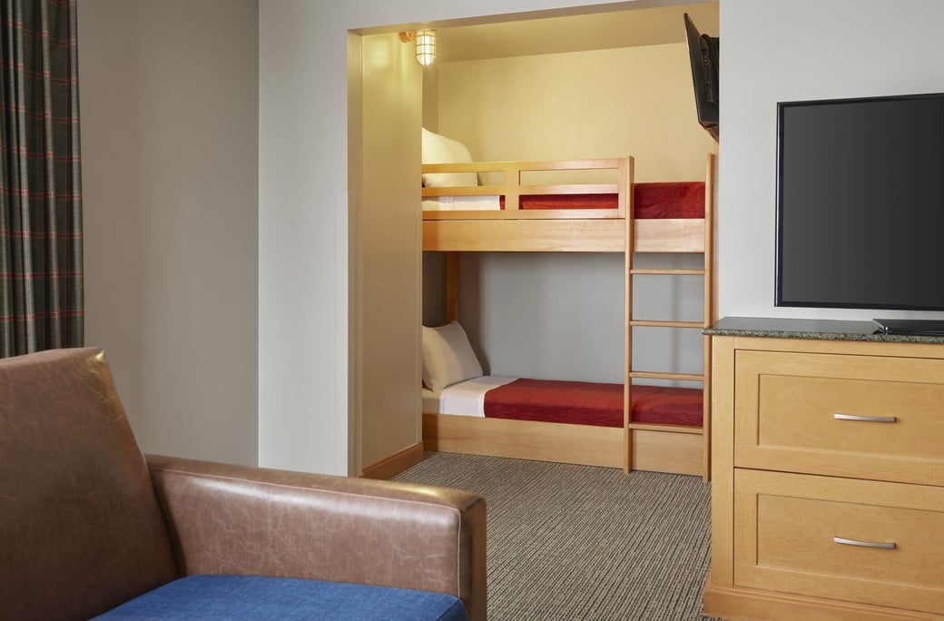 The bunk beds in the Deluxe Majestic Bunk Bed Suite (Balcony/Patio)