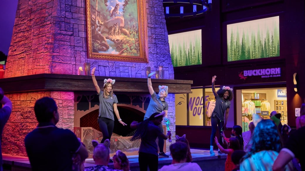 People enjoying Dance Party at Great Wolf Lodge