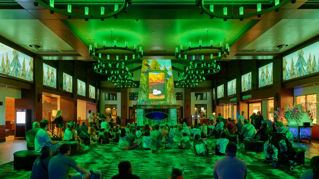 Legend of luna lobby show at Great Wolf lodge