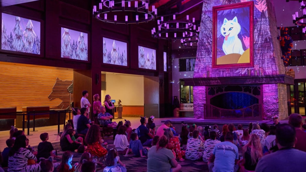 People enjoying the legend of Lina show at great wolf lodge