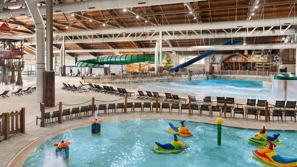 a family enjoying great wolf lodge events