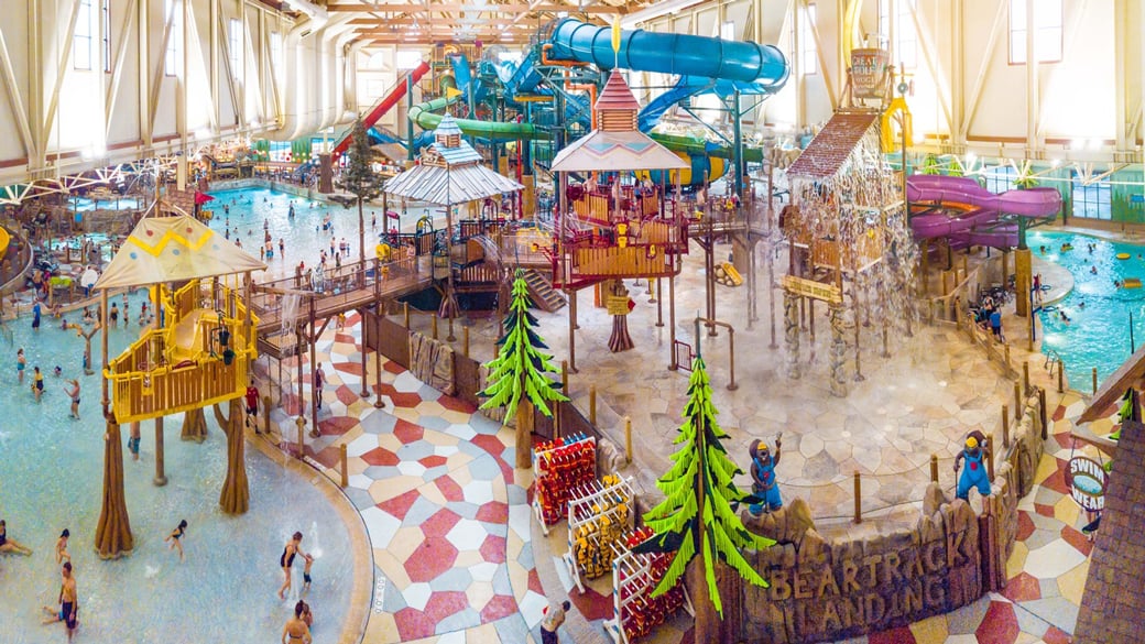 Overview of Niagara Waterpark great wolf lodge
